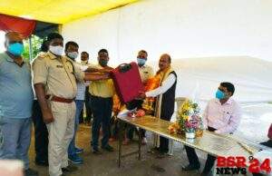 सेवानिवृत्त सुरक्षा प्रहरी का विदाई समारम्भ।।