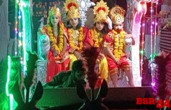 पुलिस के भारी बन्दोबस्त के बीच निकली शोभायात्रा